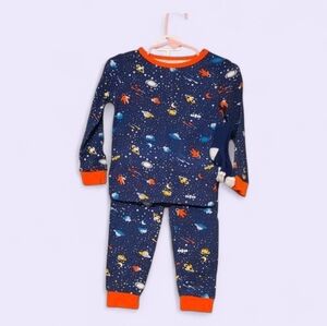 Max & Mia Cozy Cute Space 3 Piece Pajama Set With Socks NWT Size 2T